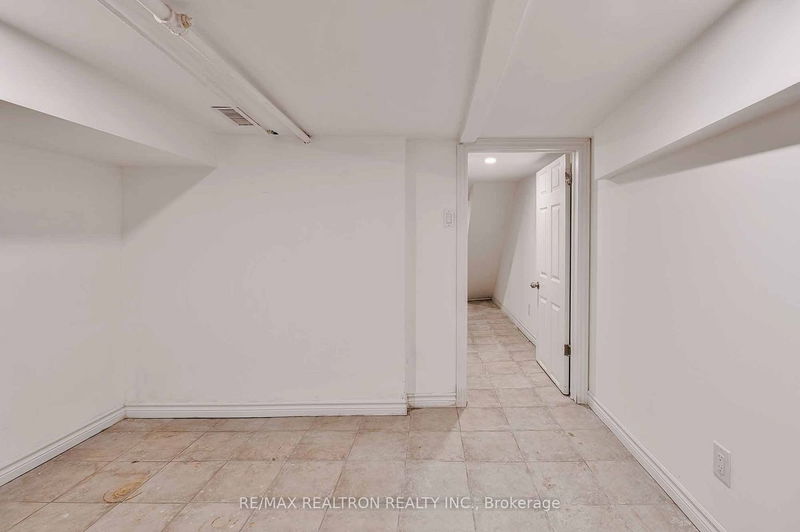 Preview image for 243 Lippincott St, Toronto