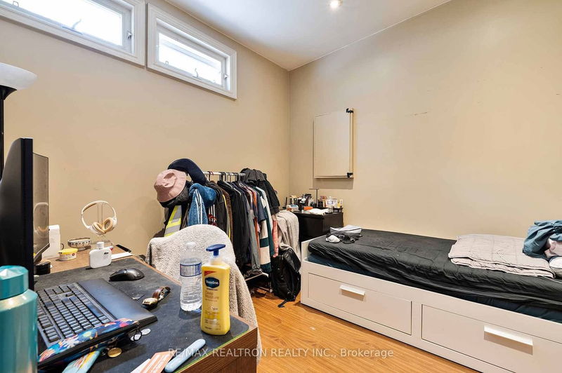 Preview image for 243 Lippincott St, Toronto