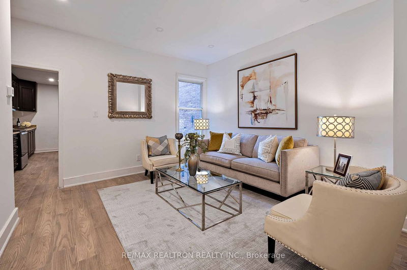 Preview image for 243 Lippincott St, Toronto