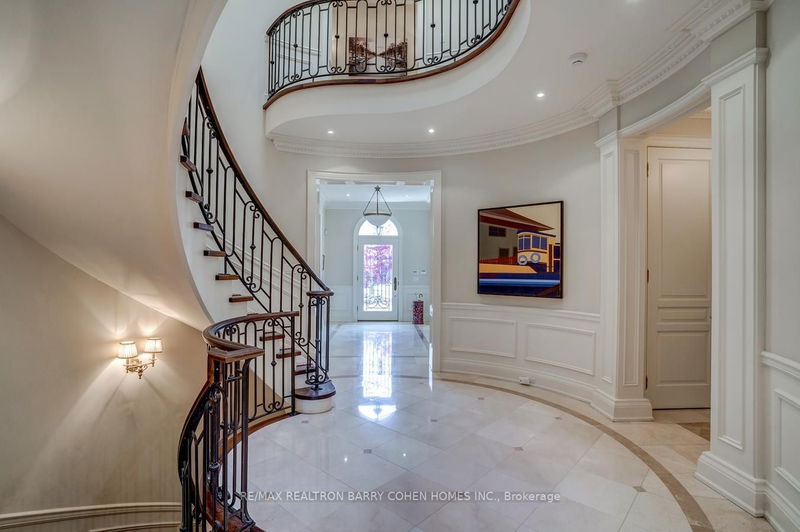Preview image for 24 Lauderdale Dr, Toronto