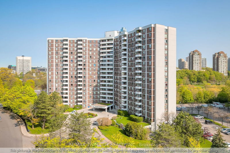 Preview image for 10 Edgecliff Gfwy #402, Toronto