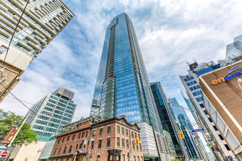 Preview image for 180 University Ave #2104, Toronto
