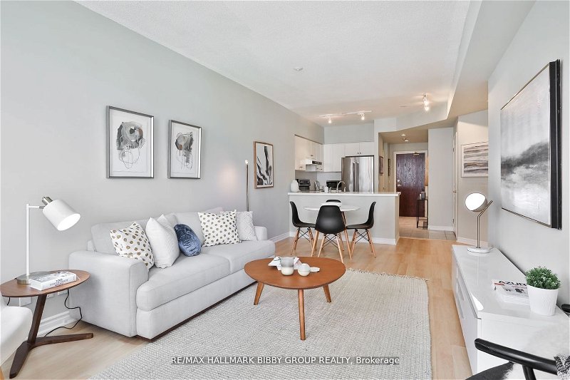 Preview image for 1 Deer Park Cres #401, Toronto