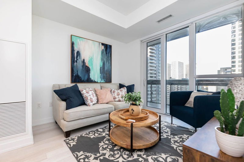 Preview image for 39 Roehampton Ave #1101, Toronto