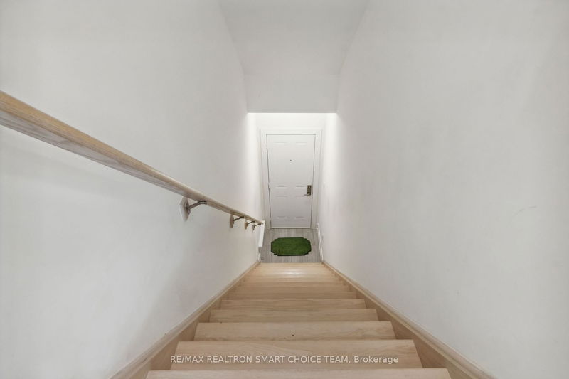 Preview image for 52 Holmes Ave #3, Toronto