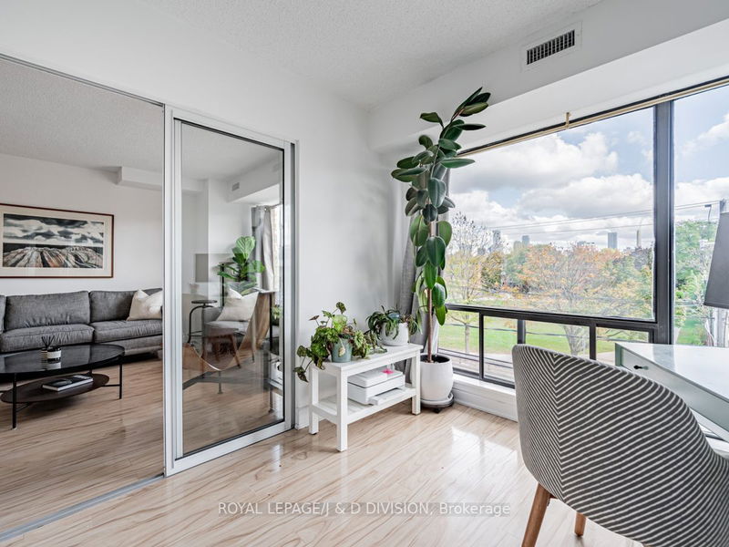 Preview image for 456 College St #319, Toronto