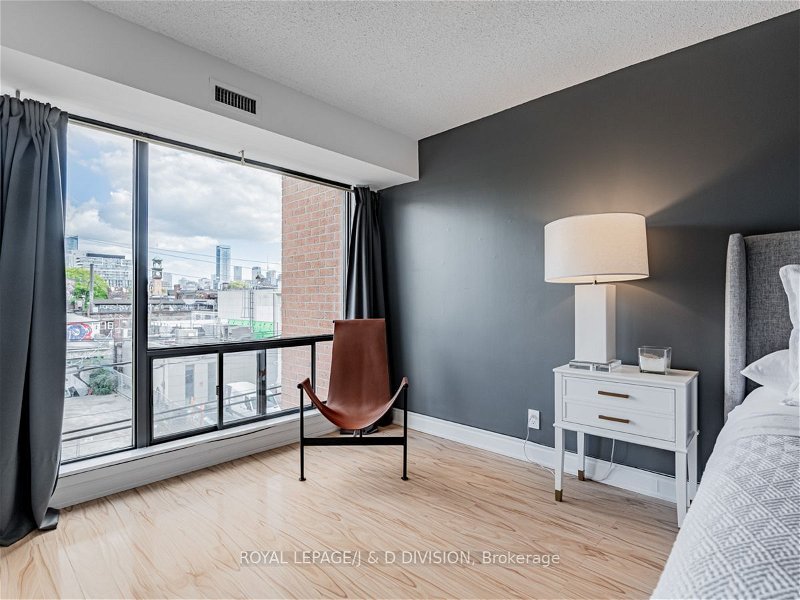 Preview image for 456 College St #319, Toronto