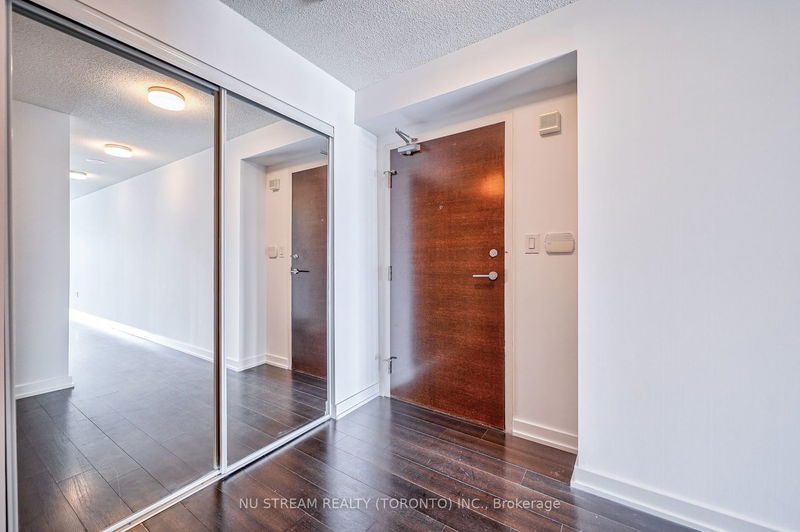 Preview image for 21 Iceboat Terr #1707, Toronto