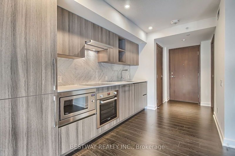 Preview image for 17 Bathurst St #907, Toronto