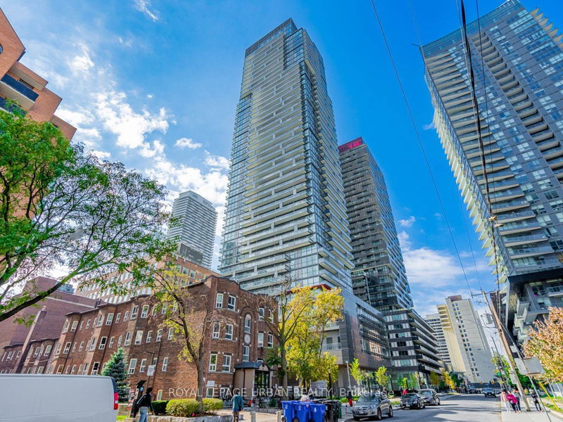 Preview image for 39 Roehampton Ave #2303, Toronto