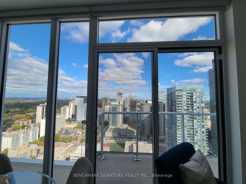 Preview image for 33 Helendale Ave #2903, Toronto