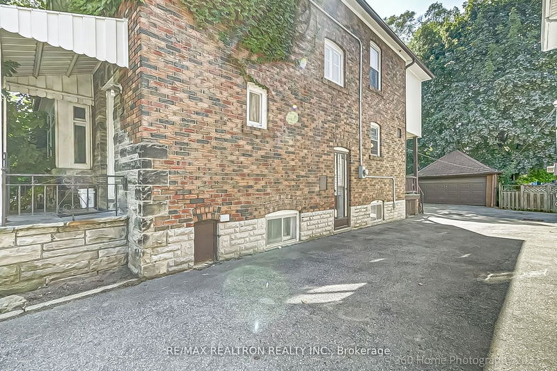 Preview image for 146 Chiltern Hill Rd, Toronto