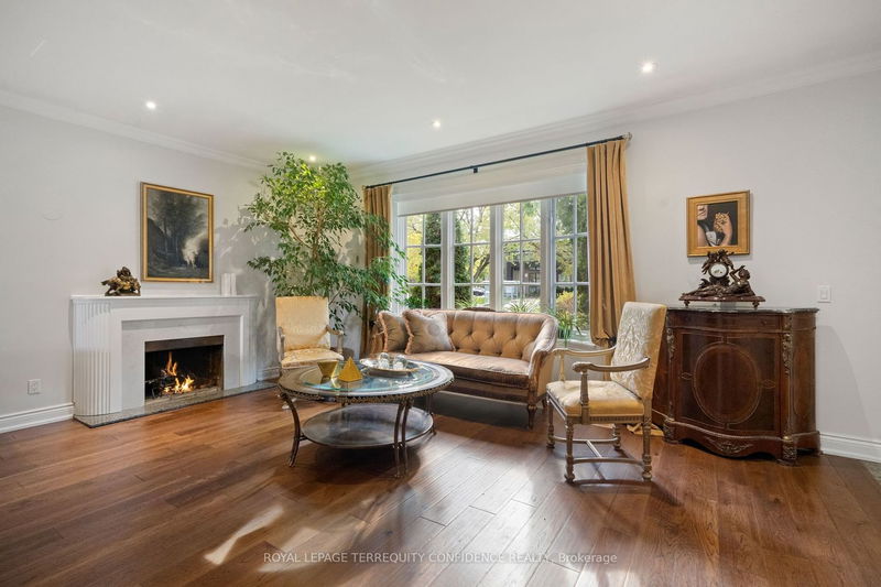 Preview image for 149 Yonge Blvd, Toronto