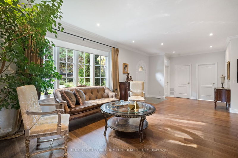 Preview image for 149 Yonge Blvd, Toronto