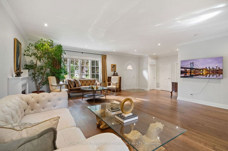 Preview image for 149 Yonge Blvd, Toronto