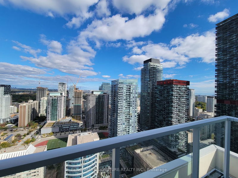 Preview image for 33 Helendale Ave #2903, Toronto