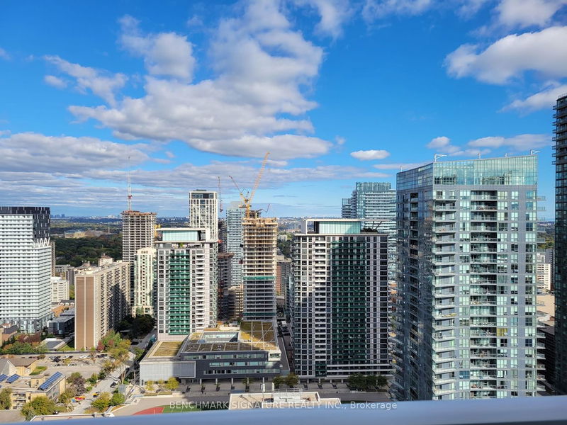 Preview image for 33 Helendale Ave #2903, Toronto