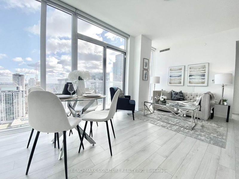 Preview image for 33 Helendale Ave #2903, Toronto