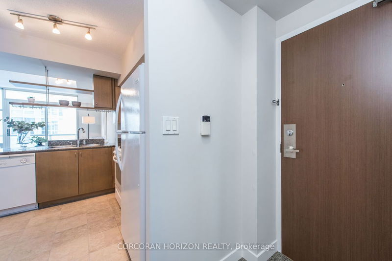 Preview image for 35 Mariner Terr #805, Toronto
