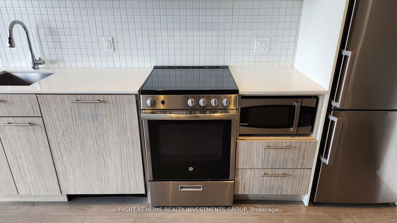 Preview image for 251 Jarvis St #1019, Toronto