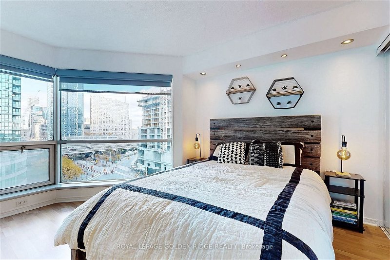 Preview image for 10 Yonge St #706, Toronto