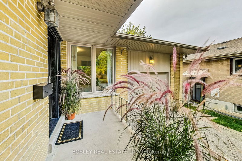 Preview image for 22 Howard Dr, Toronto