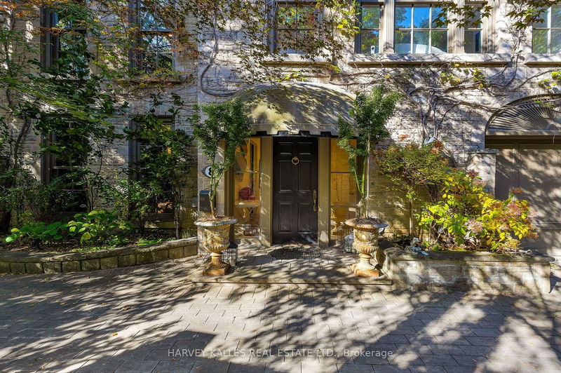 Preview image for 8 Russell Hill Dr, Toronto