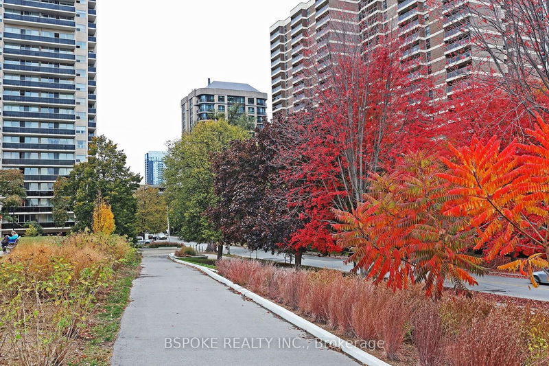 Preview image for 40 Rosehill Ave #701, Toronto
