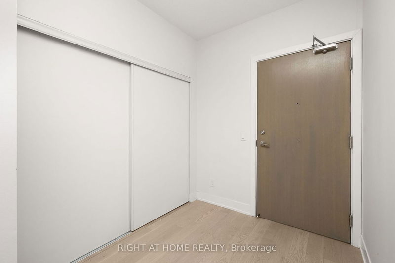 Preview image for 7 Kenaston Gdns #901, Toronto