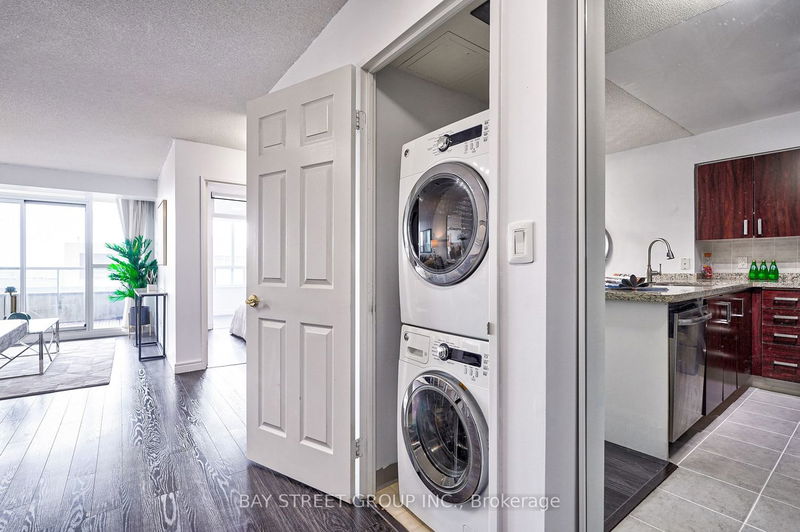 Preview image for 23 Hollywood Ave #2907, Toronto
