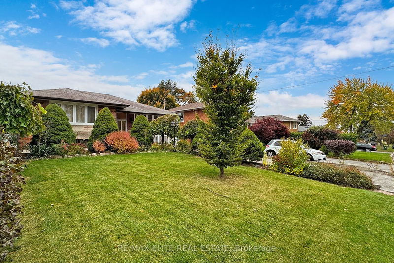 Preview image for 15 Sweeney Dr, Toronto