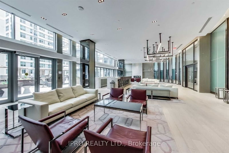 Preview image for 98 Lillian St #1019, Toronto