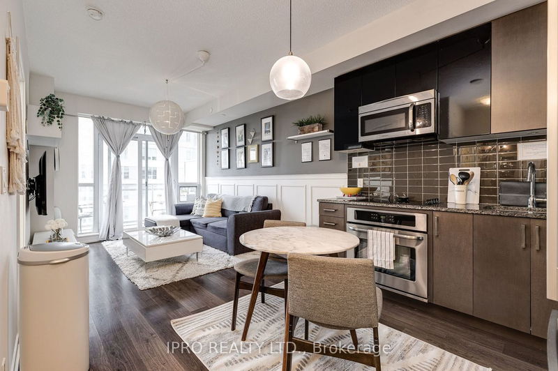 Preview image for 98 Lillian St #1019, Toronto