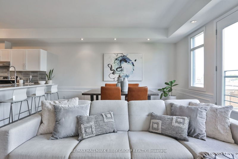Preview image for 500 Richmond St W #Ph22, Toronto