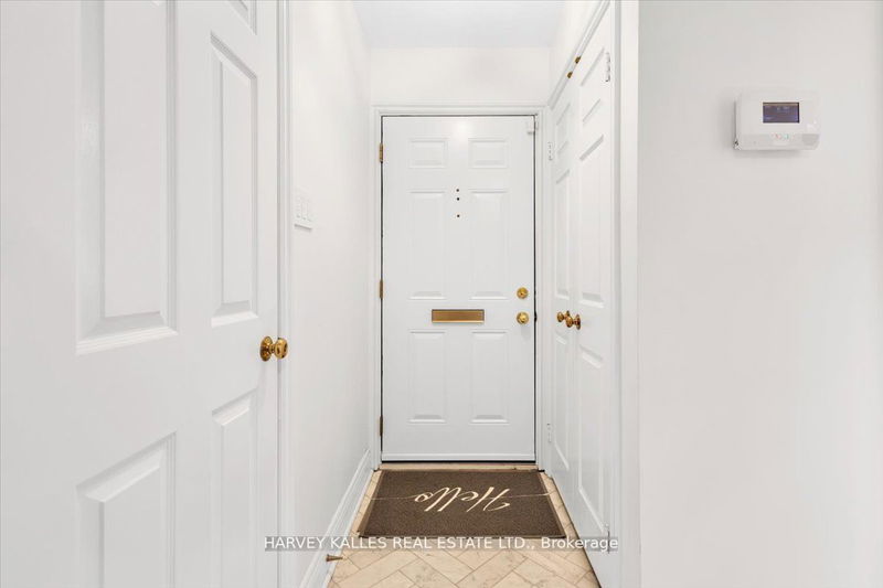 Preview image for 240 Broadway Ave #Th7, Toronto