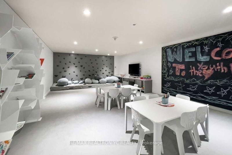 Preview image for 8 Hillsdale Ave E #936, Toronto