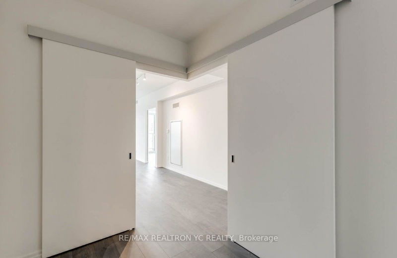 Preview image for 8 Hillsdale Ave E #936, Toronto