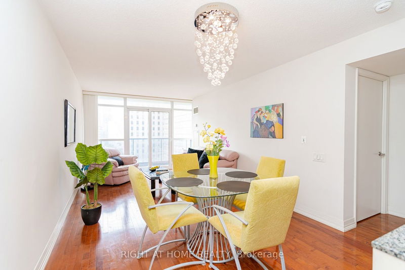 Preview image for 21 Carlton St #1010, Toronto