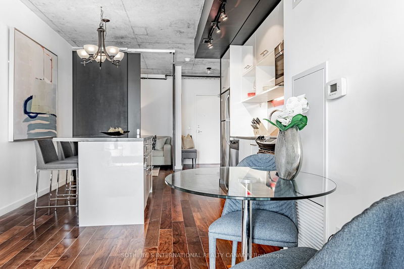 Preview image for 51 Trolley Cres #909, Toronto