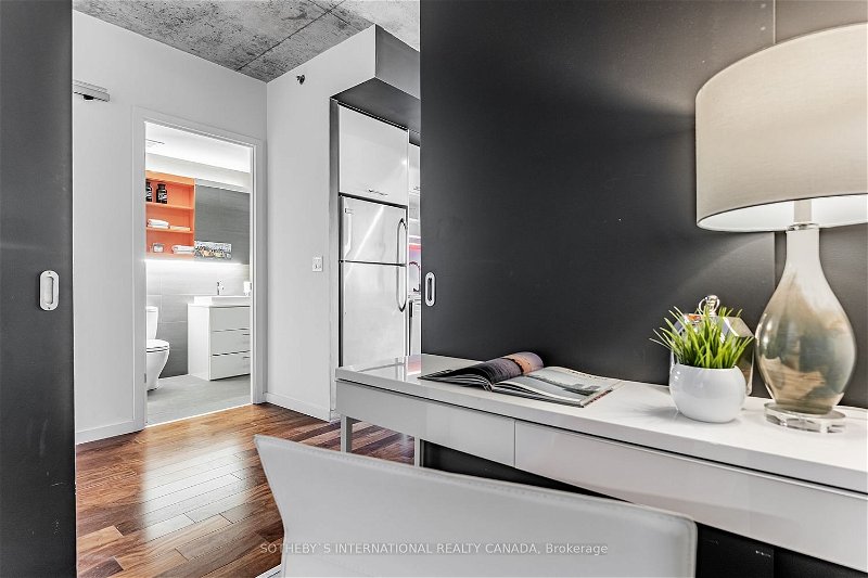 Preview image for 51 Trolley Cres #909, Toronto