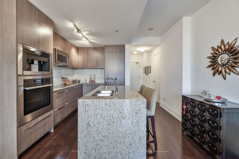 Preview image for 170 Avenue Rd #601, Toronto