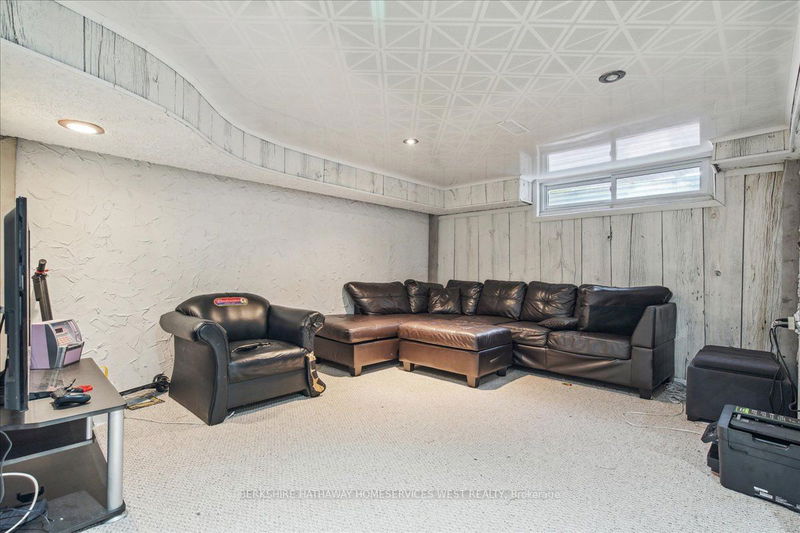Preview image for 9 Fortrose Cres, Toronto