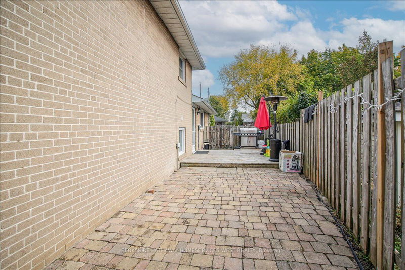 Preview image for 9 Fortrose Cres, Toronto
