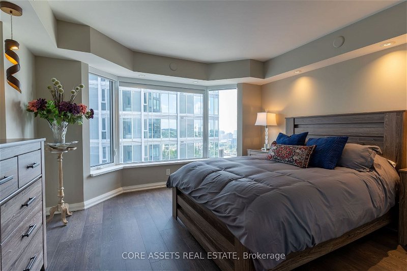 Preview image for 155 Yorkville Ave #2713, Toronto