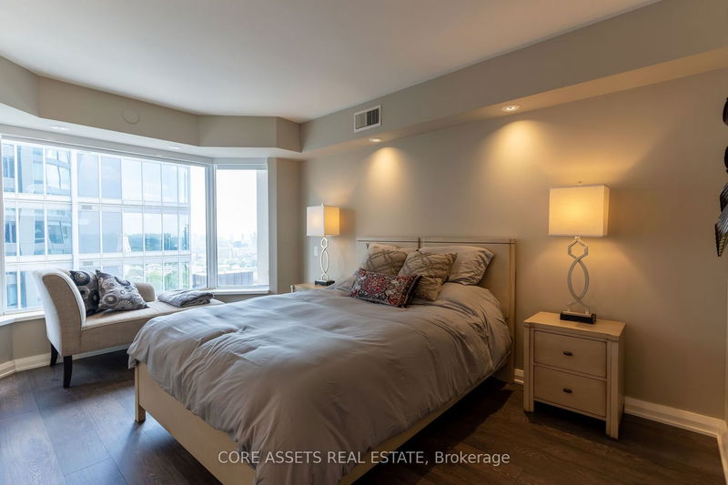 Preview image for 155 Yorkville Ave #2713, Toronto