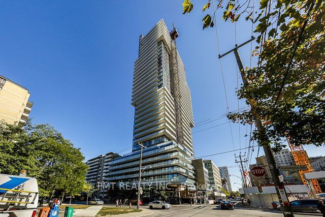 Preview image for 185 Roehampton Ave #612, Toronto