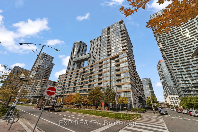 Preview image for 10 Capreol Crt #645, Toronto