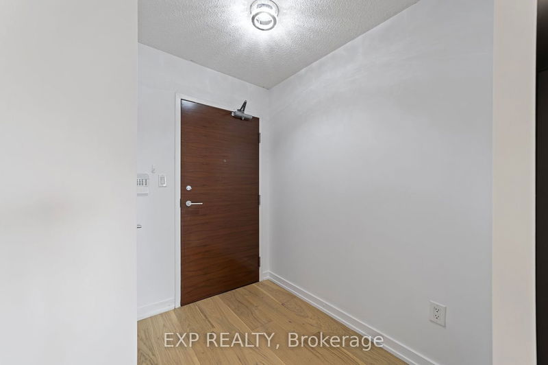 Preview image for 10 Capreol Crt #645, Toronto