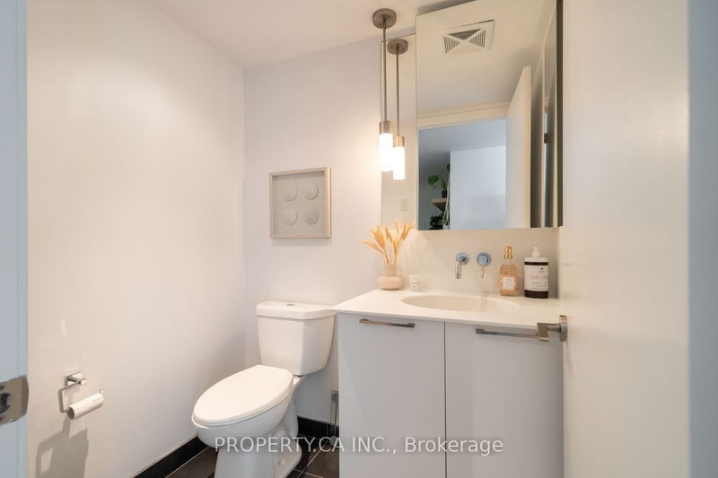 Preview image for 95 Bathurst St #1006, Toronto