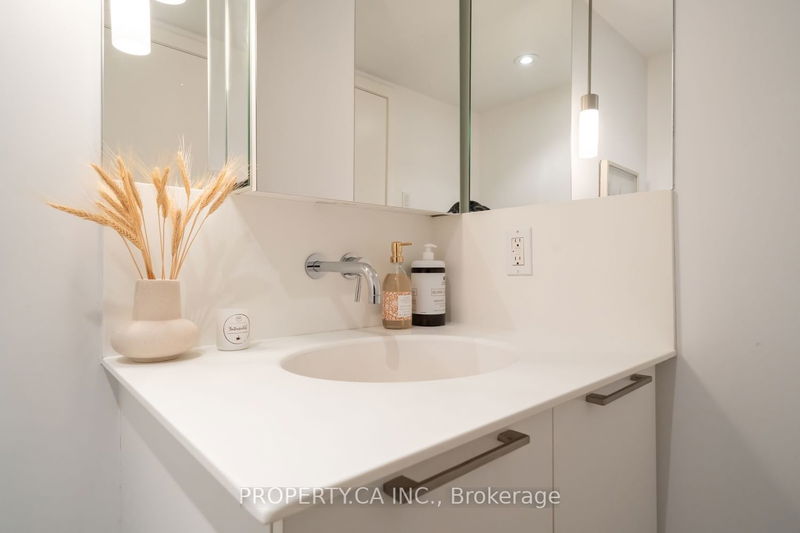 Preview image for 95 Bathurst St #1006, Toronto